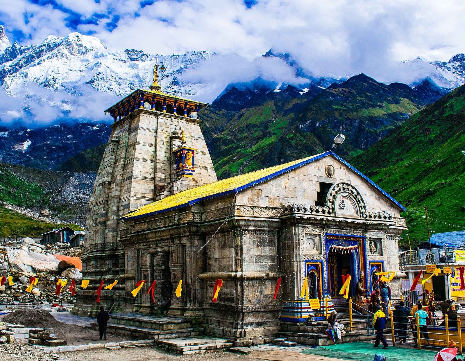 Kedarnath temple beneath the Himalayan peaks