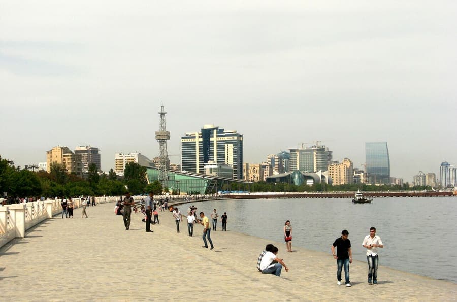 Baku Boulevard, Azerbaijan — Four kilometres of Caspian seafront.