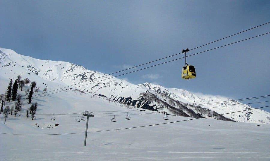 Gulmarg Gondola, Kashmir — One of the highest cable cars in the world.