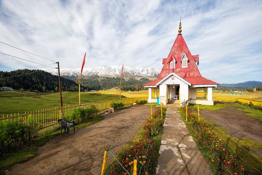 Gulmarg, Kashmir — Meadow of flowers in summer, gondola to the snow line.