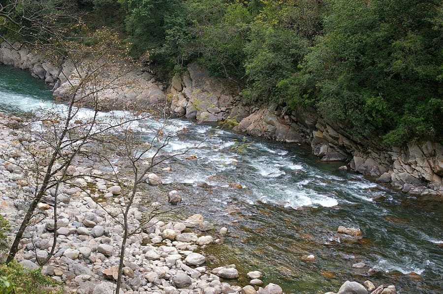 Mandakini valley, Kedarnath — The river the yatra follows all the way up.