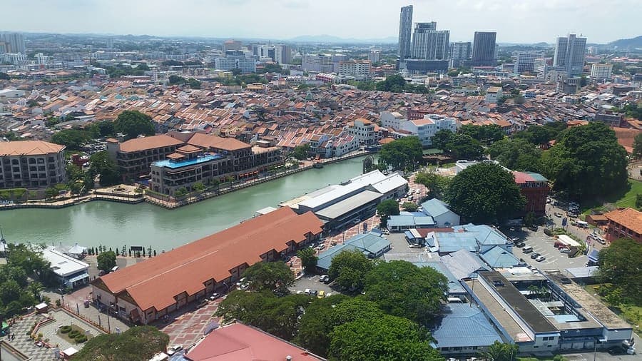 Malacca, Malaysia — Dutch square, river walk, trishaws.