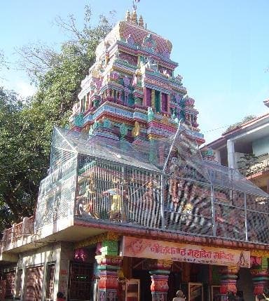 Neelkanth Mahadev, Rishikesh — Hill shrine where Shiva drank the poison.