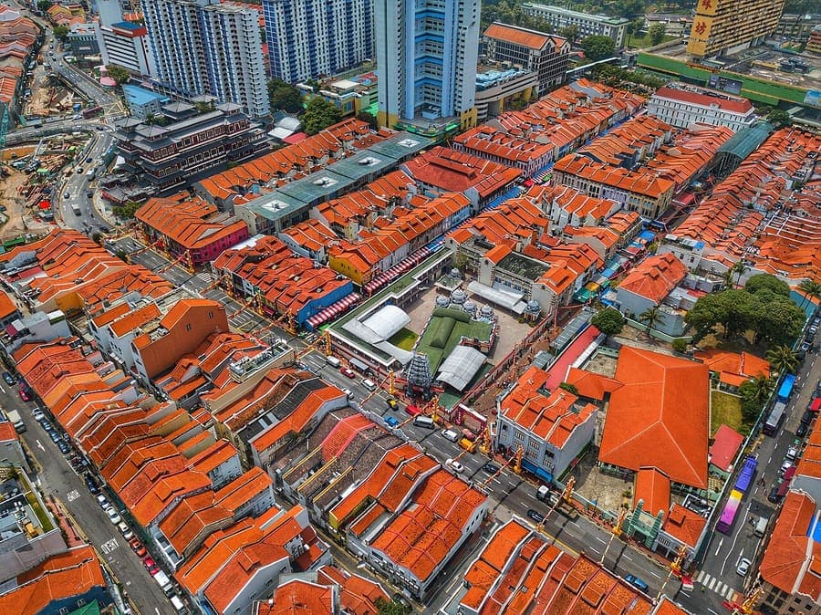 Chinatown, Singapore — Shophouses, temples and hawker stalls.