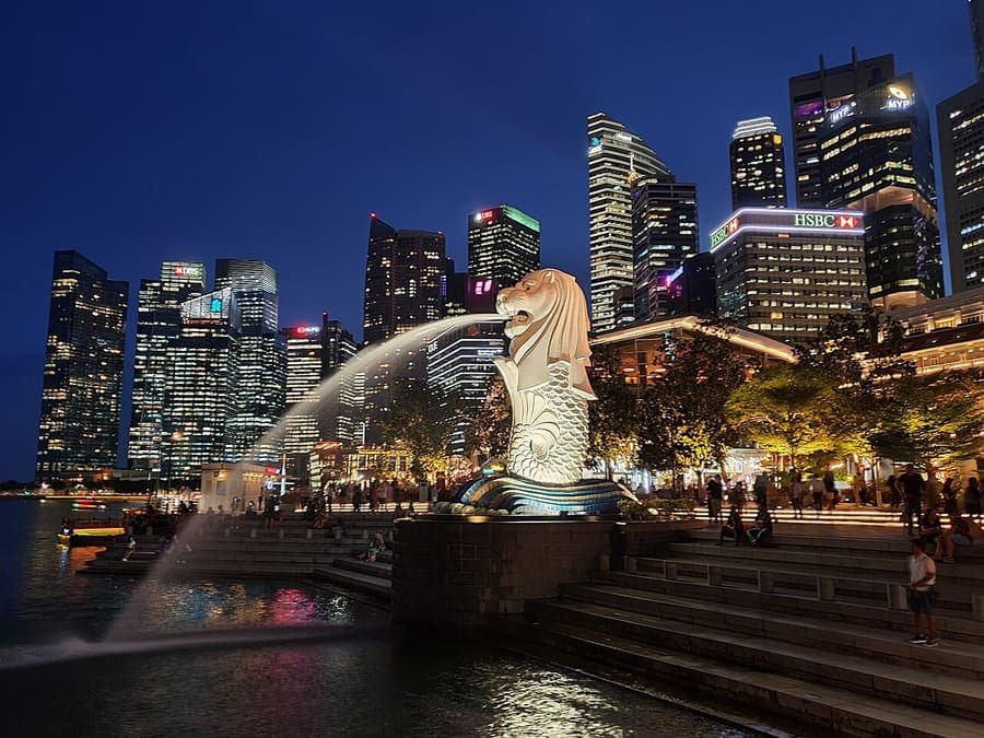 Merlion, Singapore — The lion-fish that guards the bay.